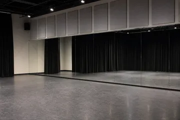 Rehearsal room mirror wall in a performing arts space